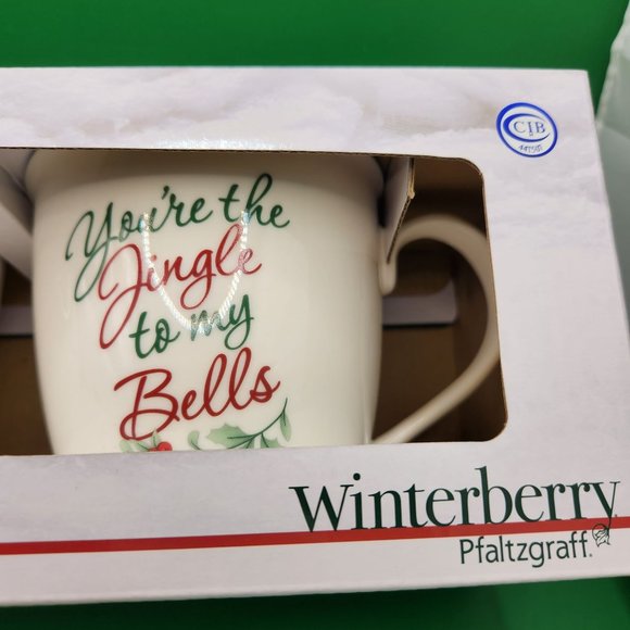 NIB Pfaltzgraff Winterberry Set Of 2 Mugs 20 oz  Porcelain White Green Red - Picture 5 of 6